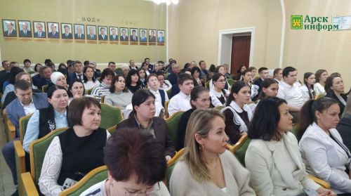 Арчада тәрбия эшенә игътибар: «Алдынгылар хәрәкәте» буенча фикер алышу
