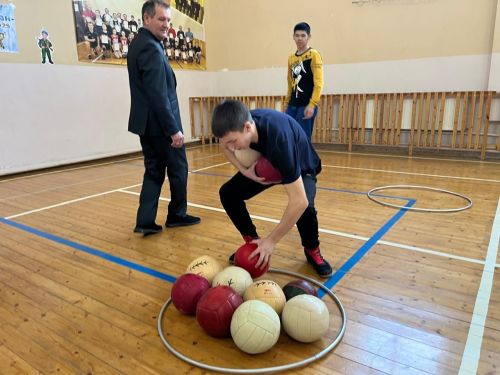 Кәче мәктәбендә Ватанны саклаучылар көнен лаеклы каршы алдылар