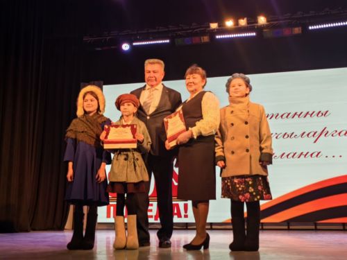 Арчада Ватанны саклаучыларга багышланган мәктәп театр коллективлары бәйгесе җиңүчеләрен бүләкләделәр