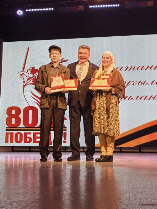 Арчада Ватанны саклаучыларга багышланган мәктәп театр коллективлары бәйгесе җиңүчеләрен бүләкләделәр