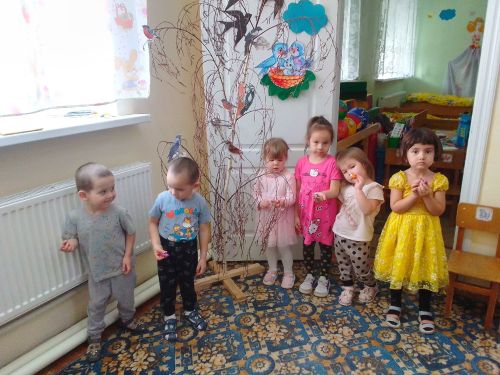 Арча районында балалар бакчаларына йөрүче балалар сыерчык оялары ясап элделәр