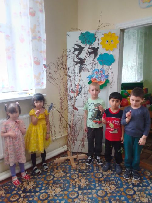 Арча районында балалар бакчаларына йөрүче балалар сыерчык оялары ясап элделәр