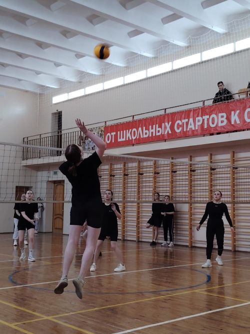 Ниһаять, очраштык...