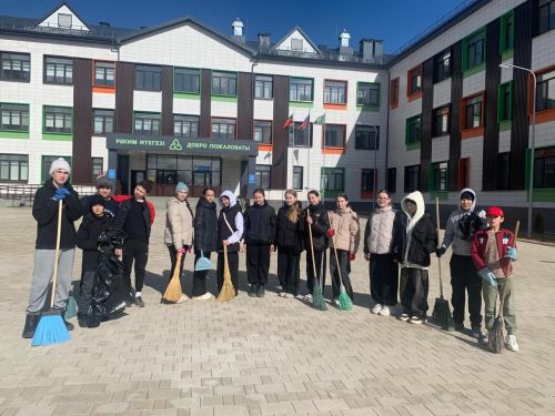 Арчаның күппрофильле лицее укучылары өмәгә кушылды: чисталык үзебездән башлана