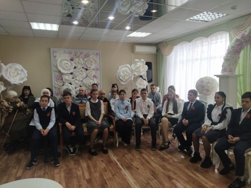 Кулларына паспорт алдылар