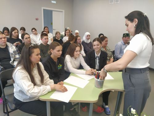 Кыз егетне сайлыймы, егет кызнымы?