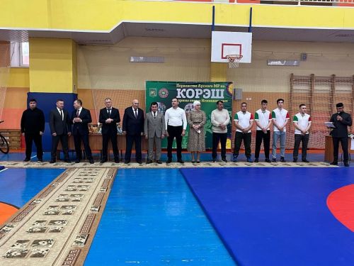 Искәндәровлар бүләге кемгә эләкте?