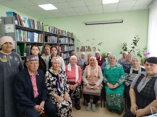Авылдашлар белән тарих җыясы иде...