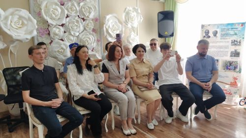 Бүген ЗАГСта юбилярларны котладылар