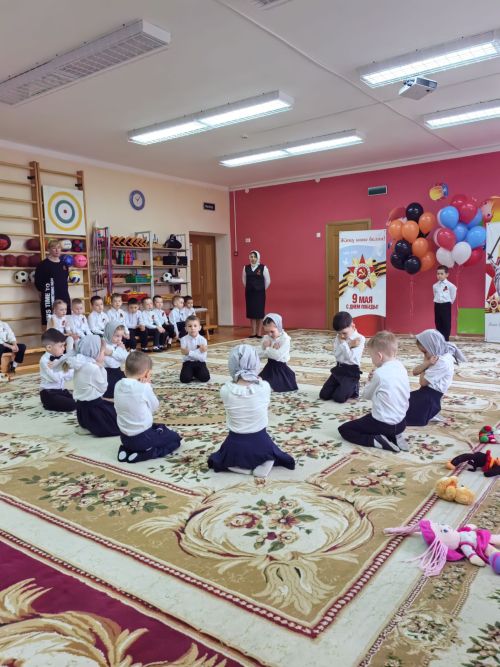 “Хәтер яши”: Арчаның тугызынчы балалар бакчасында Бөек Җиңүнең 80 еллыгына багышланган митинг үтте