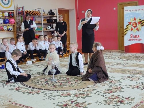 “Хәтер яши”: Арчаның тугызынчы балалар бакчасында Бөек Җиңүнең 80 еллыгына багышланган митинг үтте
