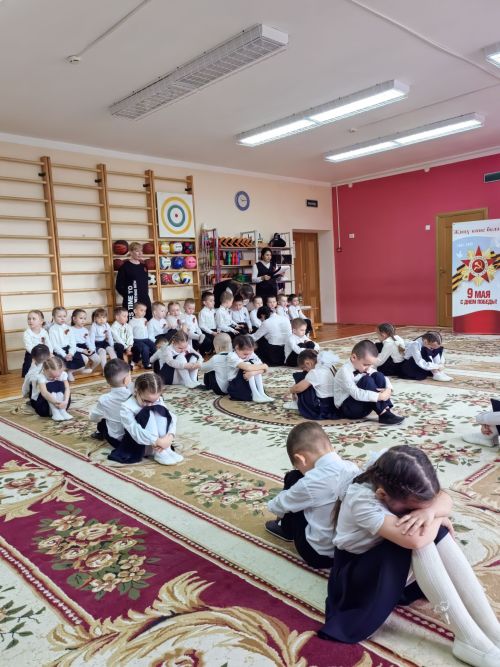 “Хәтер яши”: Арчаның тугызынчы балалар бакчасында Бөек Җиңүнең 80 еллыгына багышланган митинг үтте