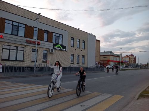 Арчада Россия көне уңаеннан велосипедта йөрделәр
