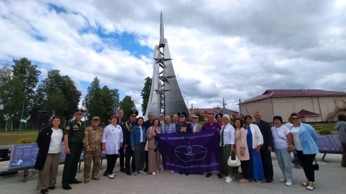 Яңа Кенәрдә җиһангирлар очрашты