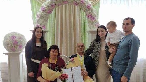 Бүген ЗАГСта юбилярларны котладылар