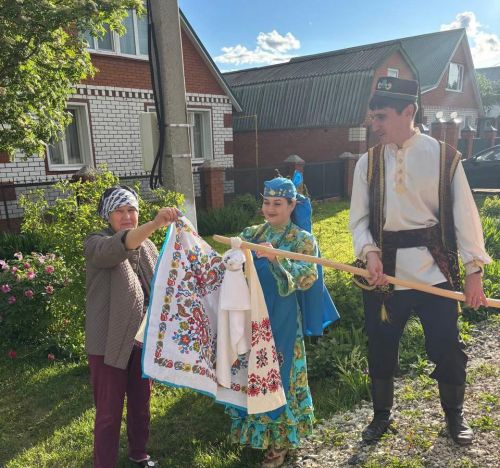 Килмиләр микән, дип әллә ничә тапкыр капка төбенә чыгып кердем