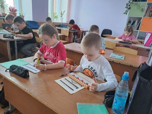 Арча Укучылар сараенда мәктәпкәчә яшьтәге балалар менталь арифметика буенча белемнәрен сынады