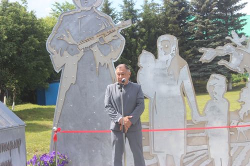 Урта Сәрдә авылында Бөек Ватан сугышы батырлары истәлегенә һәйкәл ачылды