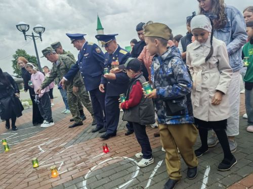 Арчада Бөек Ватан сугышында һәлак булганнар истәлегенә шәмнәр кабыздылар