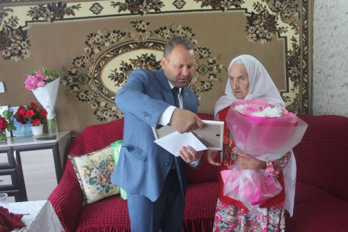 95 яшьлек Мөкәррәмә Галиәхмәтовага Рәхмәт хатлары тапшырылды