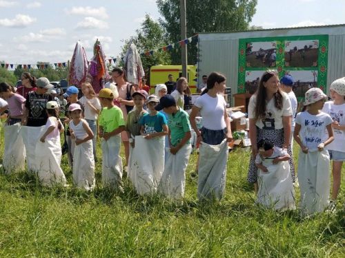 Яңа Кенәр авылында өч көрәшче тәкә алды
