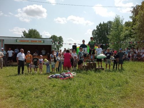 Яңа Кенәр авылында өч көрәшче тәкә алды