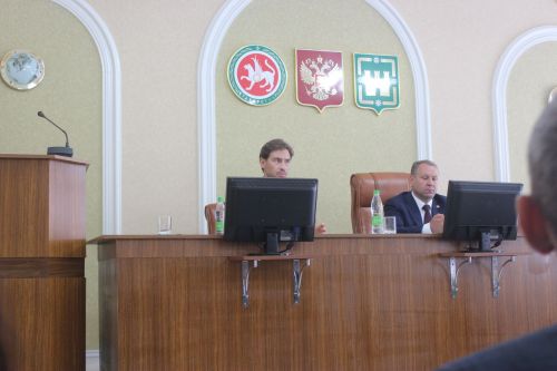Алмаз Хисаметдинов киләсе биш елда хуҗалыкларда тәүлеклек сөт җитештерүне 500 тоннага җиткерү бурычын куйды