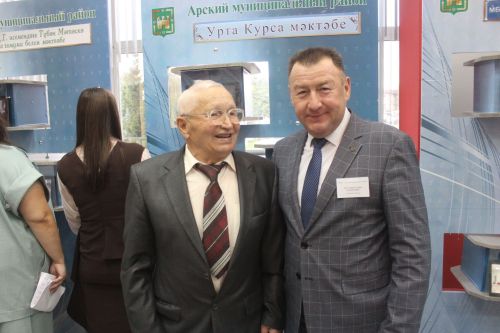 Алар иң зур хөрмәткә лаек: Арчада мәгариф хезмәткәрләренең август конференциясе узды