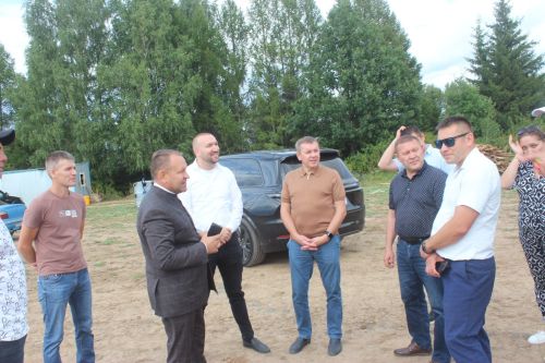 Марат Җәббаров Арча районында яңа төзеләчәк сөтчелек комплексына нигез ташы салуда катнашты