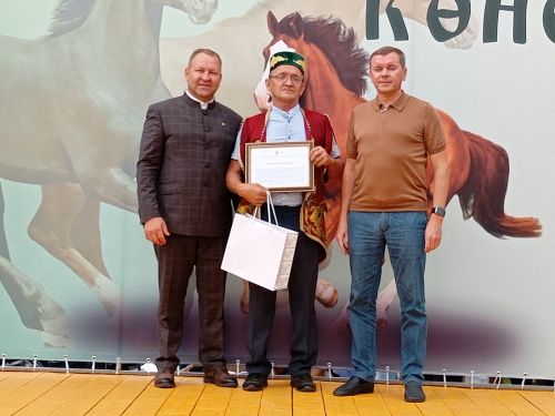 «Ат көне»ндә бүләккә ат бирелде