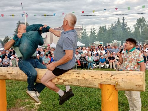«Ат көне»ндә бүләккә ат бирелде