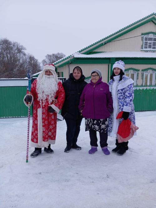 Урта Сәрдәгә Кыш бабай килгән