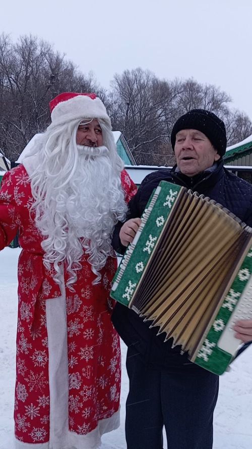 Урта Сәрдәгә Кыш бабай килгән