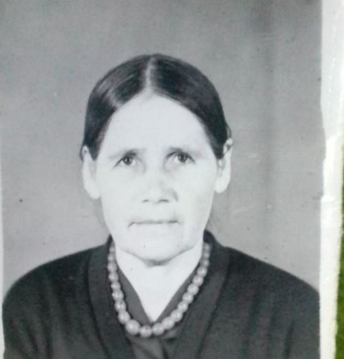 Эштән кайткач, исән түгелдер инде болар диеп, тыштан бикләнгән ишекне ачып керә...