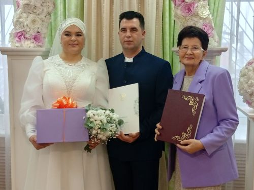 Арчада яңа елның беренче пары язылышты