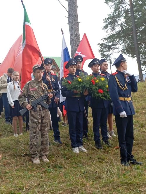 Үрнәк бистәсендә сугышта һәлак булган солдатлар истәлегенә обелиск ачылды