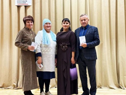 Хөрмәтле укучым Раниянең тәүге уңышы: «Синле язлар» китабы дөнья күрде