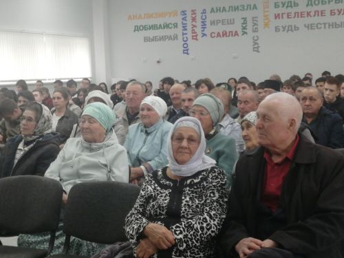 Әлмәт театры артистлары Лесхозга килде