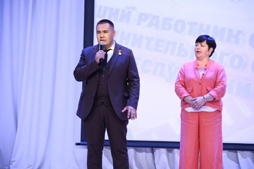 Ришад Сәйфетдинов: “Укытучы эшенең уңай яклары күбрәк”