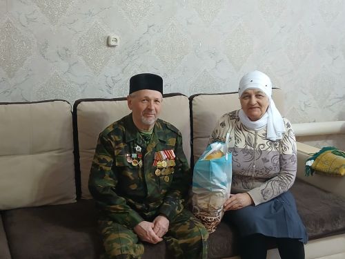Иптәшләр... күрешүләргә ни җитә?!