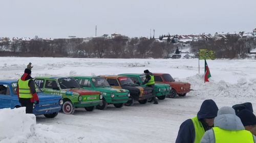 Арча районында махсус хәрби операциядә һәлак буганнар истәлегенә машина ярышлары узды