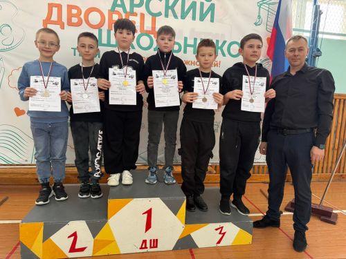 В Арском дворце школьников прошёл турнир по робофутболу