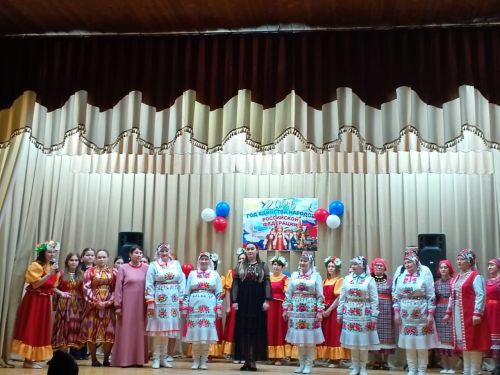 Пөшәңгәрдә Халыклар бердәмлеге елына багышланган концерт узды