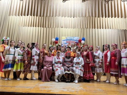 Пөшәңгәрдә Халыклар бердәмлеге елына багышланган концерт узды