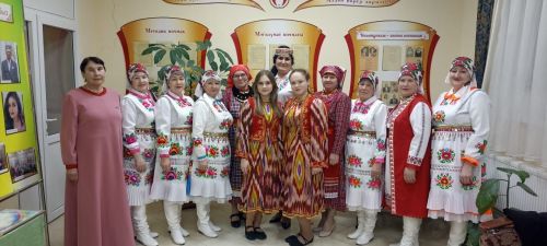 Пөшәңгәрдә Халыклар бердәмлеге елына багышланган концерт узды