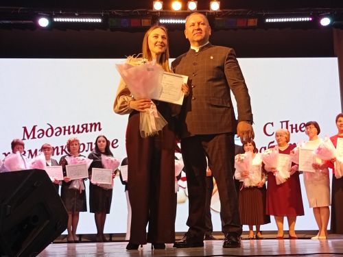 Мәдәният хезмәткәрләренең үзләре өчен бәйрәм оештырылды