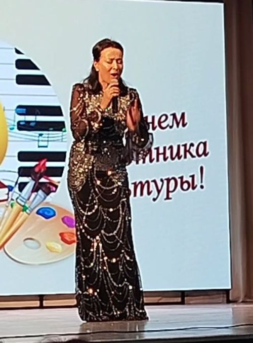 Мәдәният хезмәткәрләренең үзләре өчен бәйрәм оештырылды