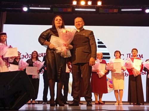 Мәдәният хезмәткәрләренең үзләре өчен бәйрәм оештырылды