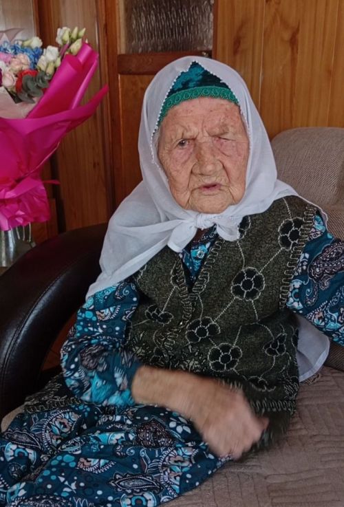 “Озак яшәвемнең сере татулыктадыр”