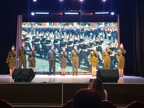 Әниләргә һәм хатын-кызларга бәйрәм бүләге